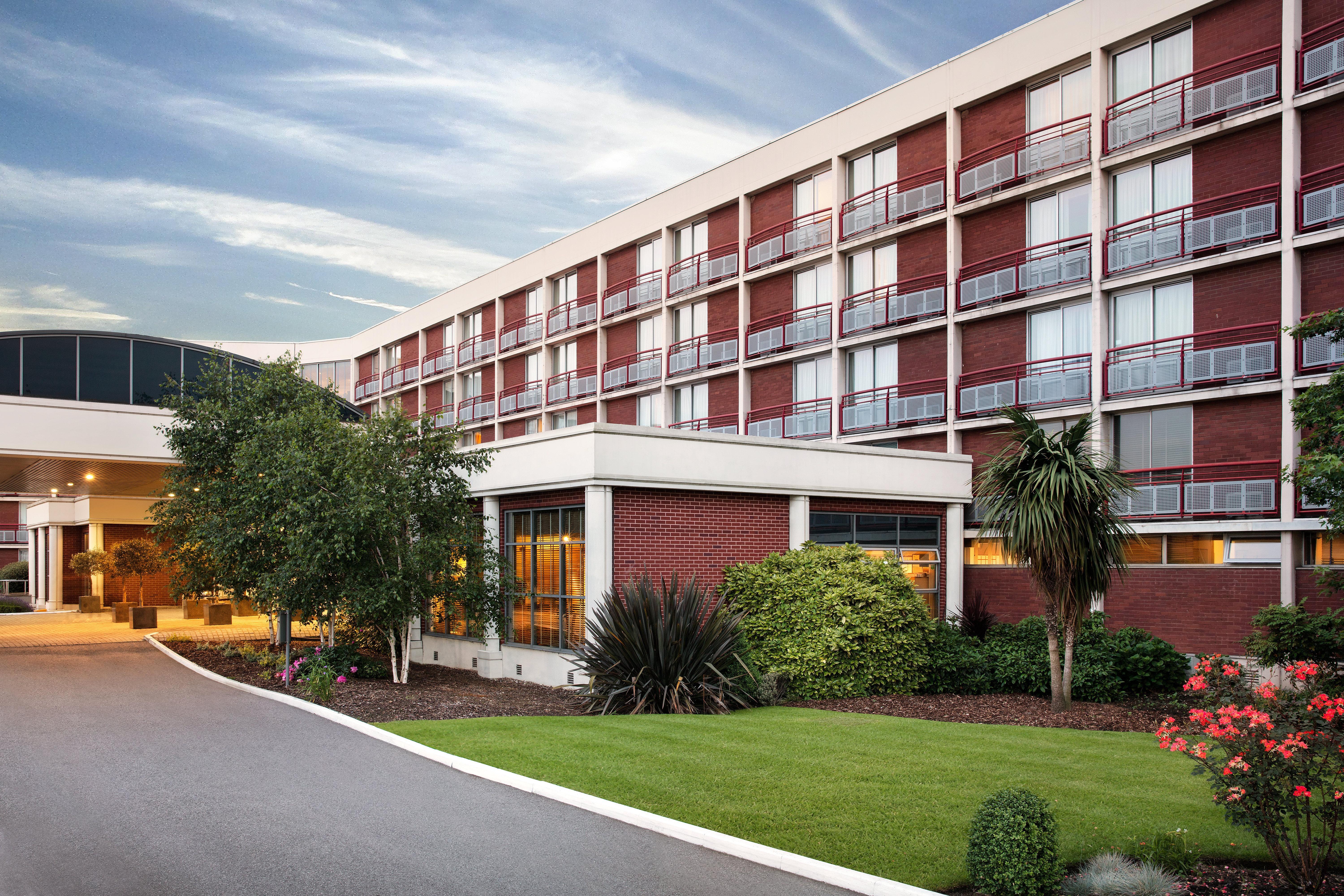 Crowne Plaza Heathrow, An Ihg Hotel West Drayton  Exterior photo